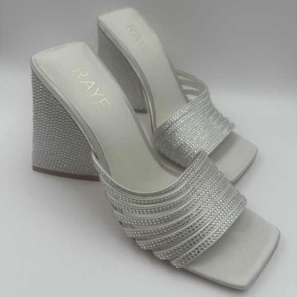 RAYE Silver White Mule Slides Square Toe Heel Wide Tapered Strap Size 7 Zappa - Picture 7 of 10